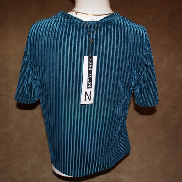 Velvet Noisy May Crop Top - Picture 5 of 8